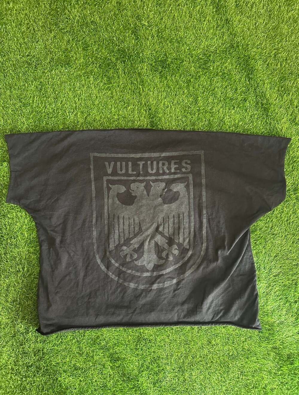 Yeezy Gosha Vultures Box T-Shirt Size 2 Black Tee